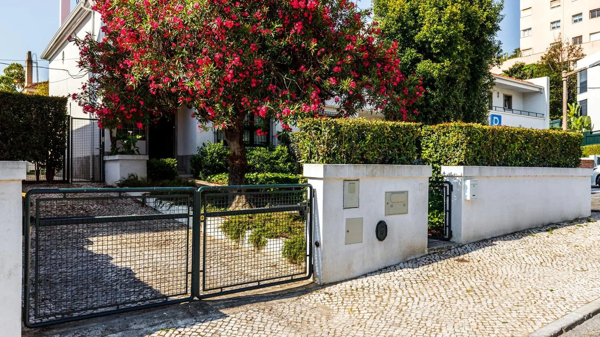 Casa Da Laurentina - Lisbon Charm & Garden